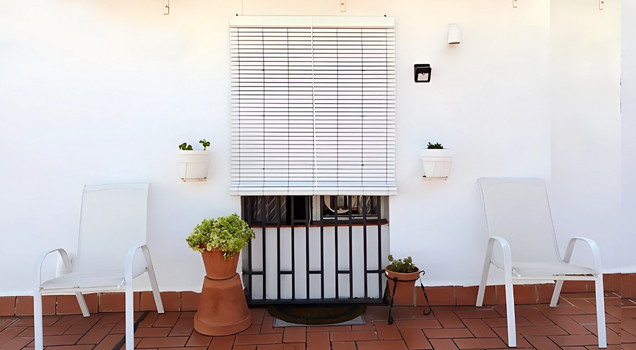 persiana alicantina de plastico blanca exterior